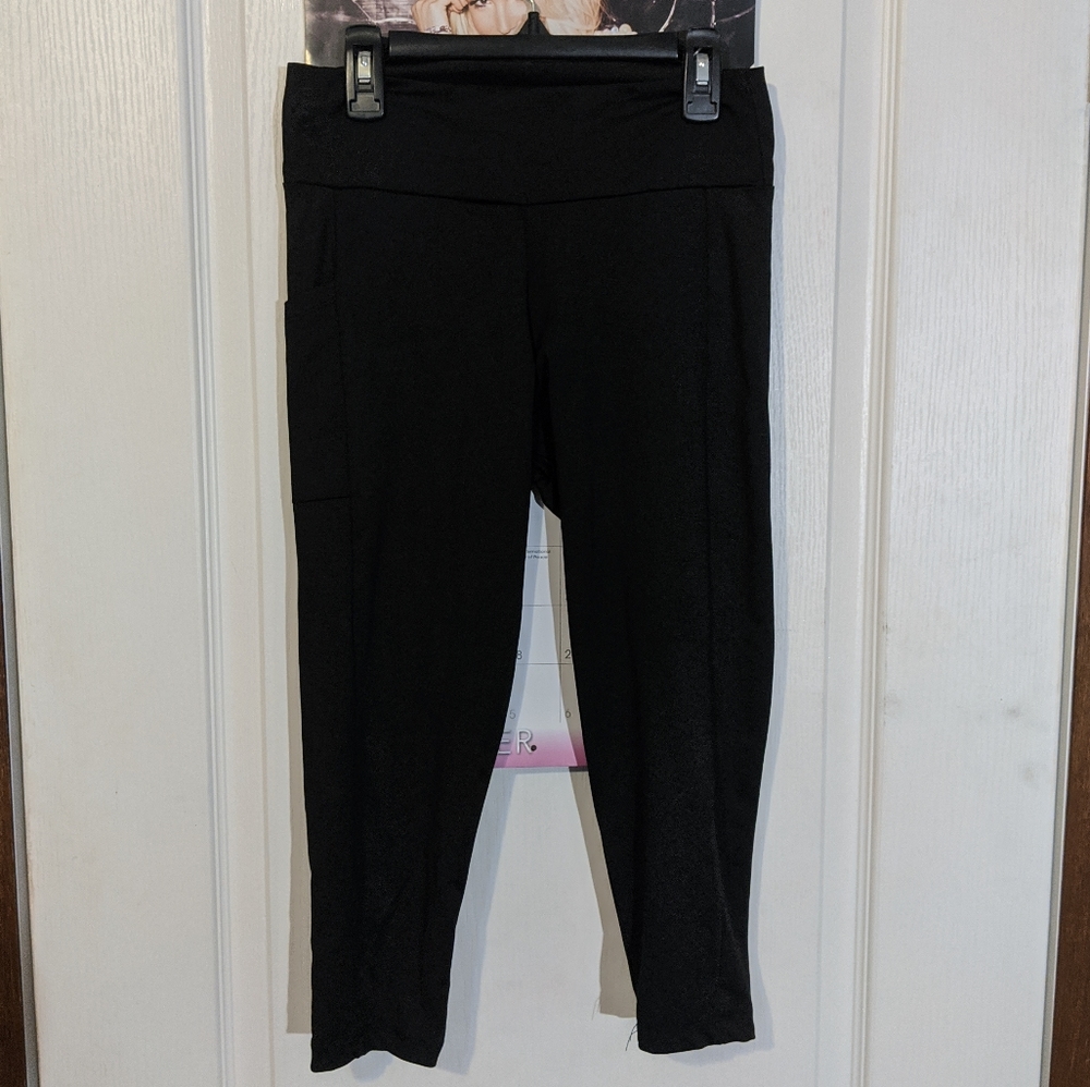 SALE Bobbie Brooks Black Capri Leggings With Side Pocket Medium Women's